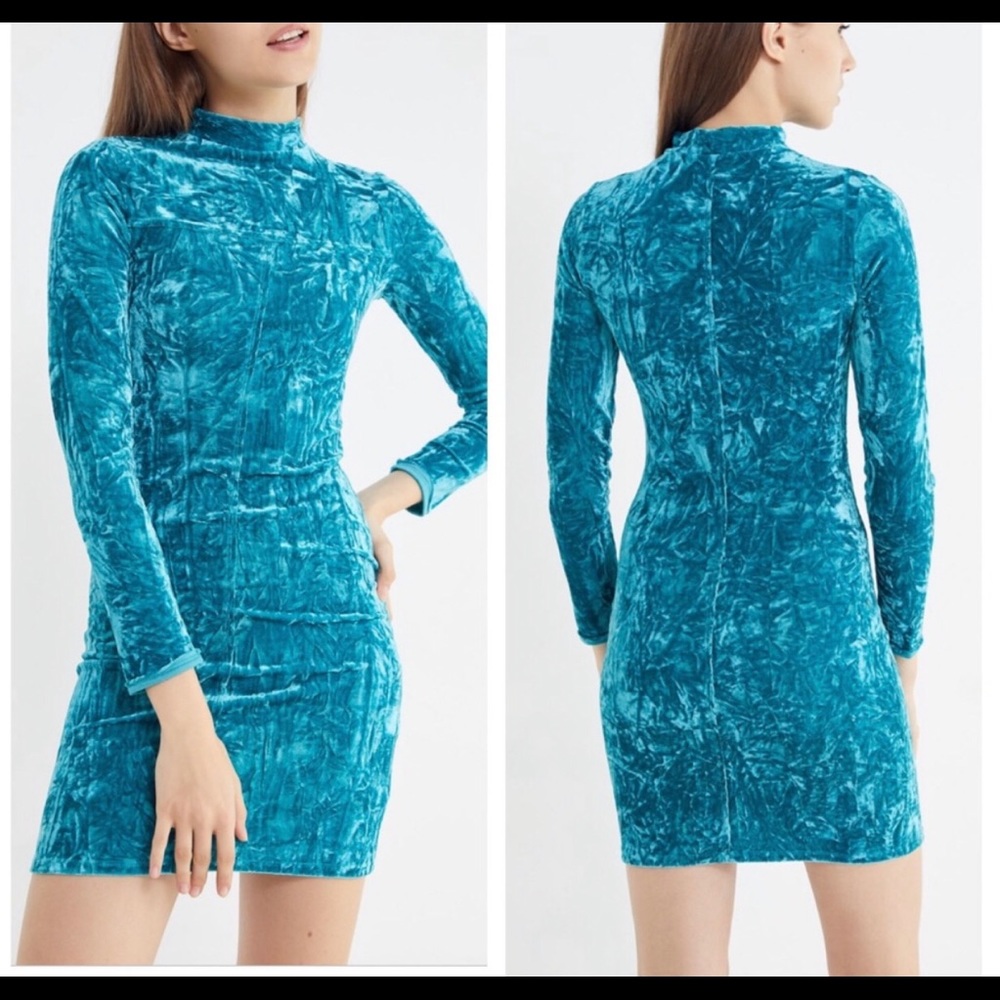 NWT velvet mock neck style dress